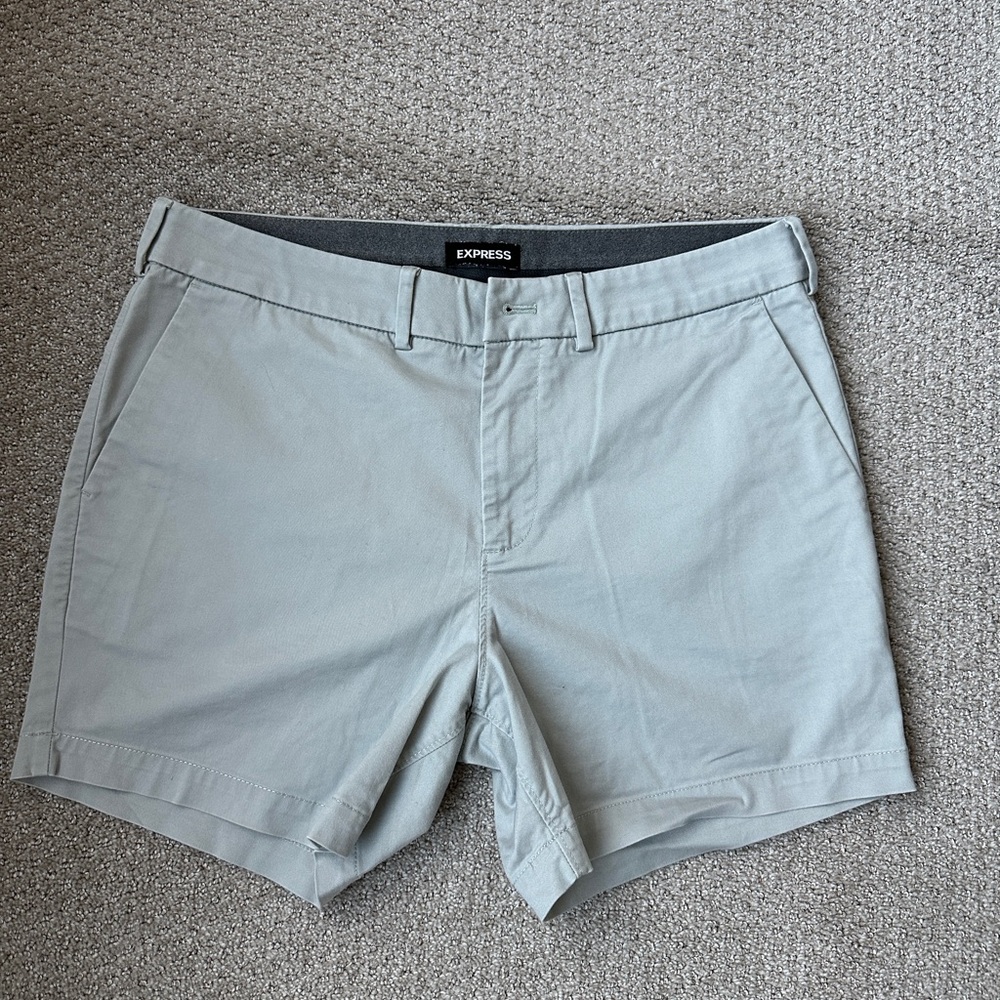 Express Men's Light Gray Flat Front Shorts